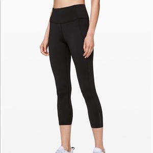 Fast and Free High-Rise Crop 23”